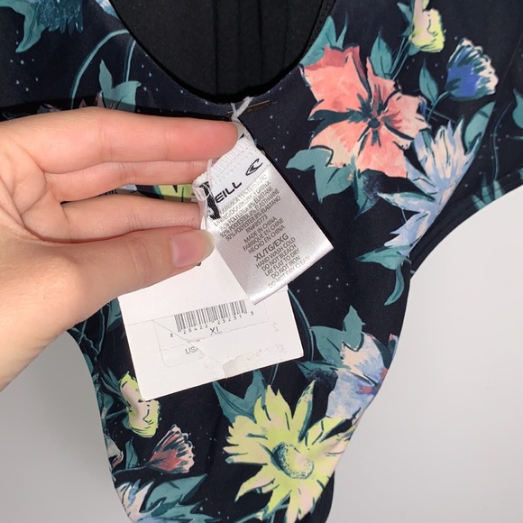 O Neil | Floral Swimsuit Size XL - Picture 7 of 8